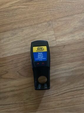 OEM Digital Camera Charger 3V For Nico & NiMH Batteries CH-1800 Model V-60